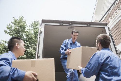 Local moving support for flats and apartments in Highbury